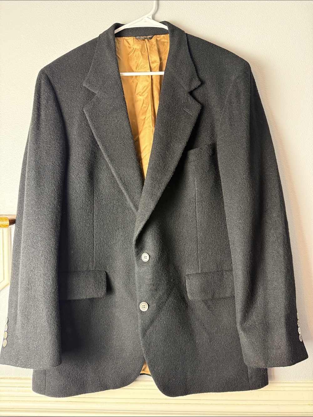 Vintage Union Men's Black Wool Sport Coat with Gold Lining 100% camel hair